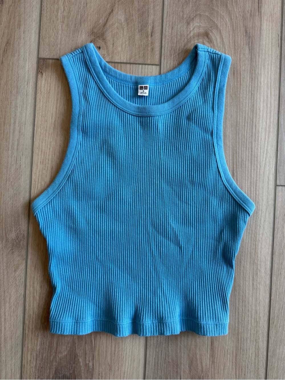 Uniqlo Ribbed Aqua Blue Cropped Tank Top